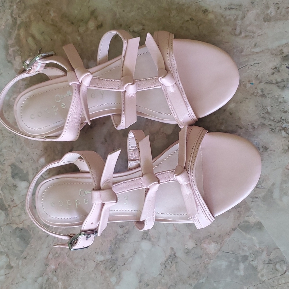 COPPER KEY SANDALS SIZE 1 GIRLS